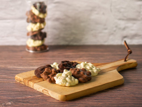 Erdnuss-Schoko-Berge - leckere Erdnüsse ummandelt mit Schokolade!