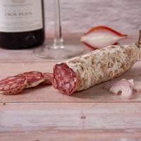 Französsiche Rotwein und Schalotten Salami kaufen beim Der Spezialist für trockene Salami aus verschiedenen Ländern wie Frankreich und Spanien.