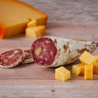 Französische Salami mit altem Käse ist kein alter Käse sodnern super lecker