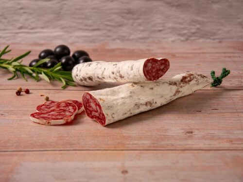 Fuet mit schwarzen Oliven