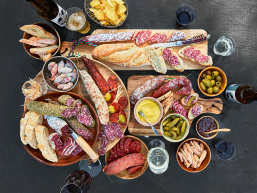 Wurstplatte anrichten