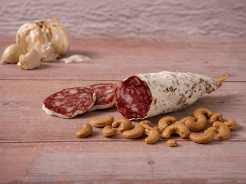Droge worst met cashewnoten